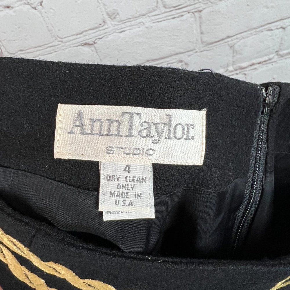 ANN TAYLOR STUDIO embroidered black wool straight pencil classic skirt size 4 - Picture 4 of 5